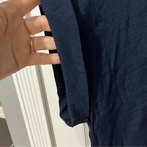 Alison Sheri cap sleeve navy shirt with faux buttons size large - Picture 4 of 9